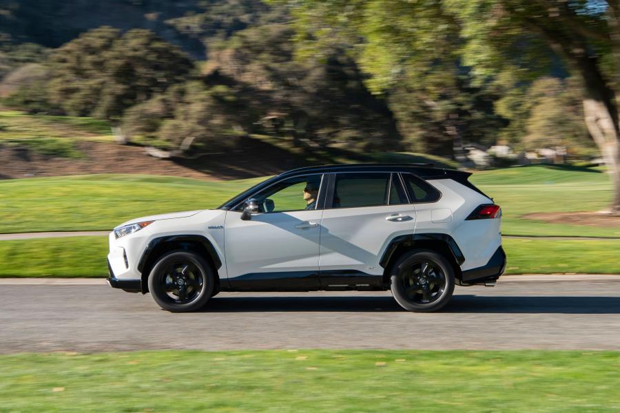  Toyota RAV4 XSE Hybrid 2018 года  (NA) (фото 24 из 71)